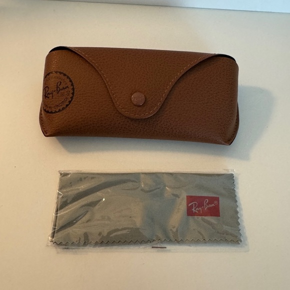 Black Ray Ban sunglasses - Picture 8 of 9